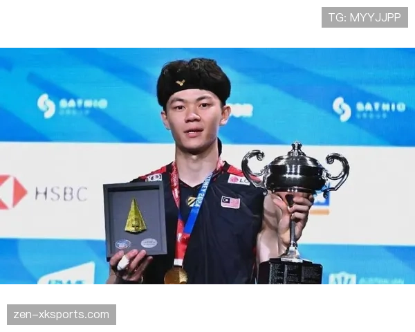 李梓嘉训练间隙竟然带着豪表自拍,这普通人第一反应是唉? 李梓嘉训练间隙竟然带着豪表自拍,这普通人第一反应是唉?